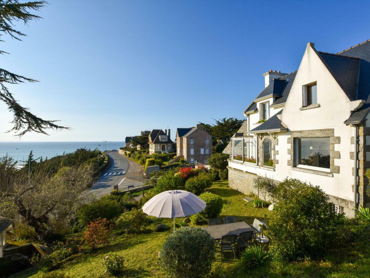 Beautiful Holiday Home With Sea View In Erquy Exterior photo